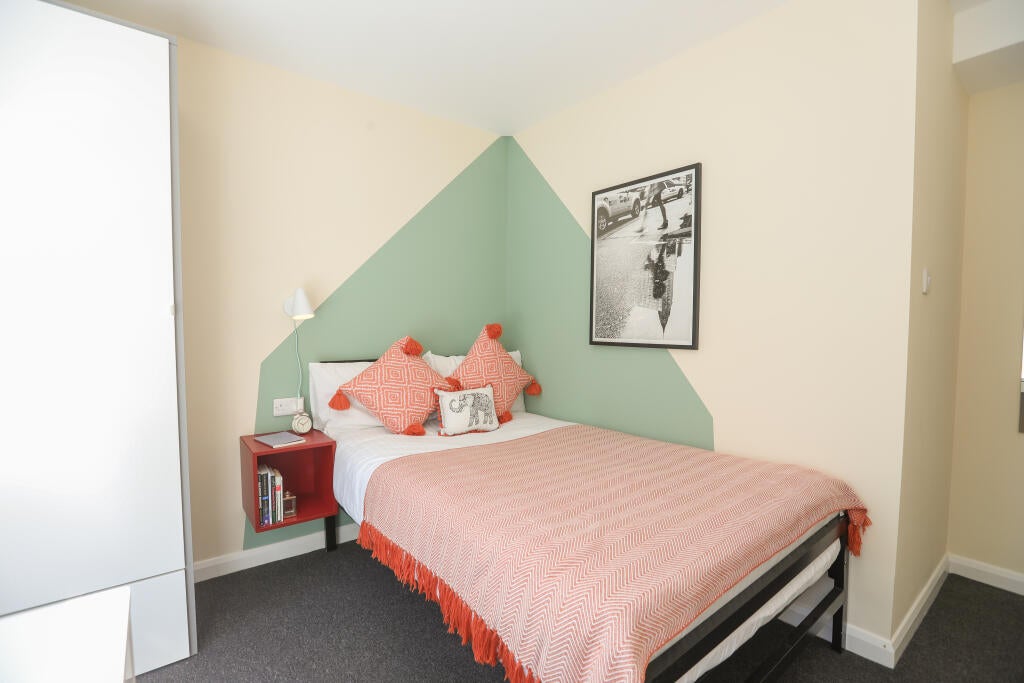 Room Auckland Drive in Brighton