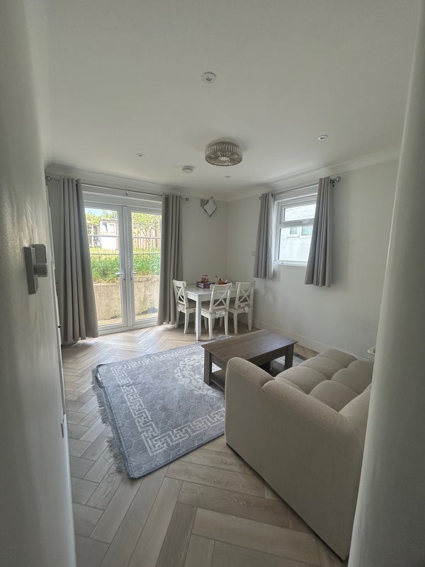 Room Heather Park Drive in Greater London