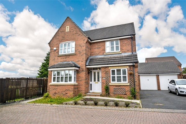 House Steeple Close in Leeds