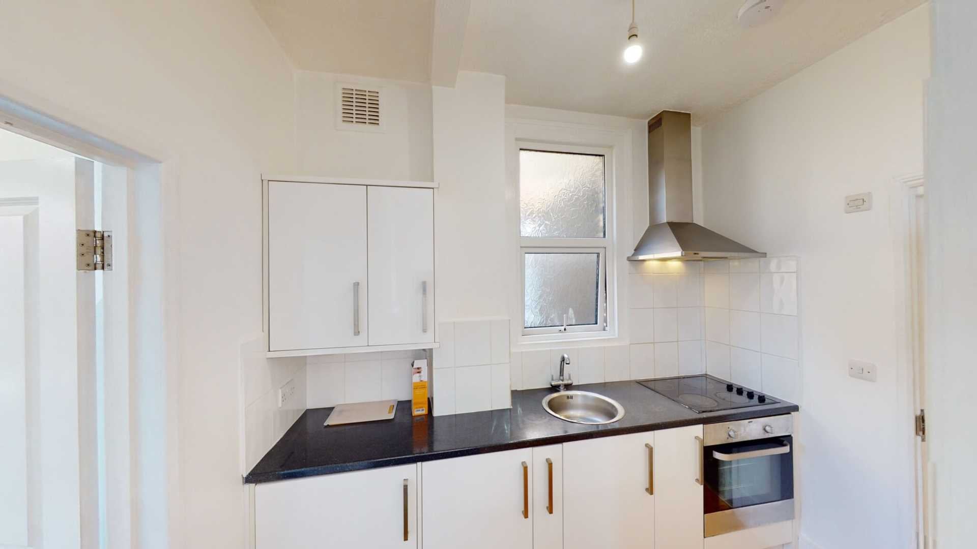 Flat Westwell Road in Greater London
