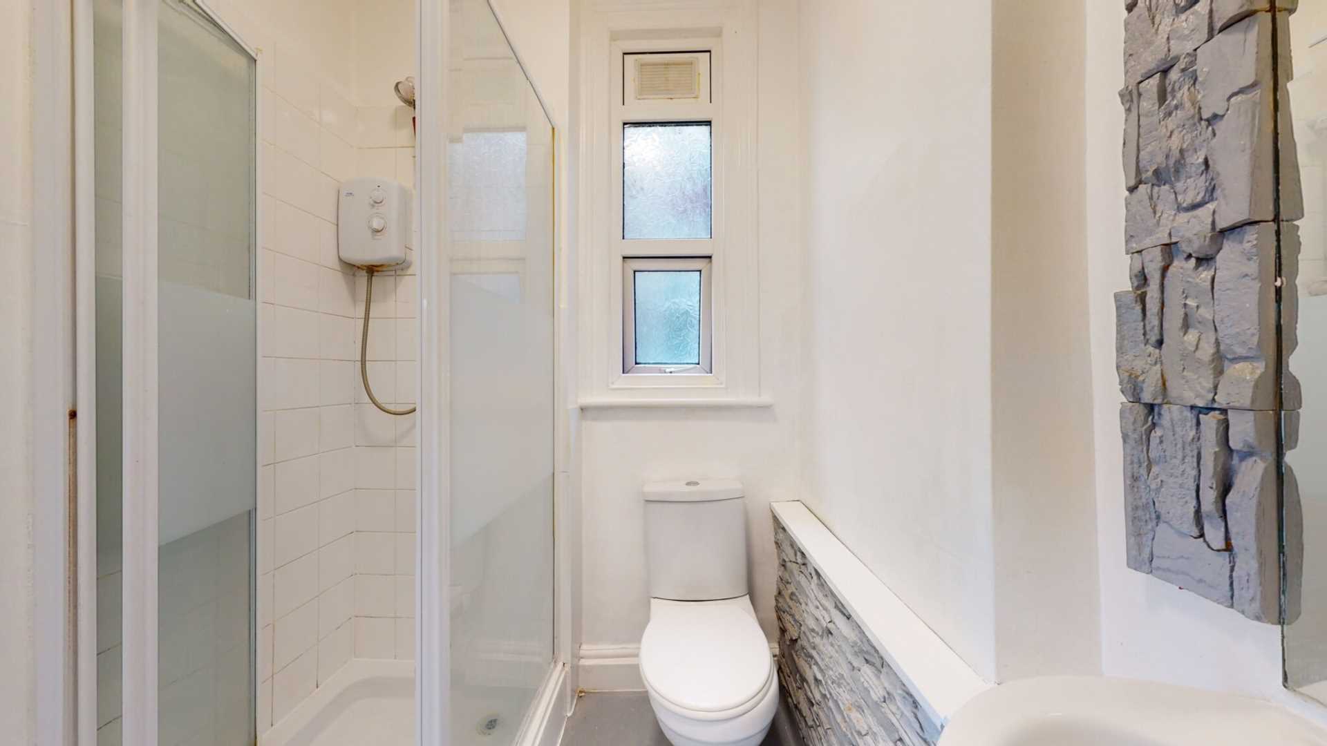 Flat Westwell Road in Greater London