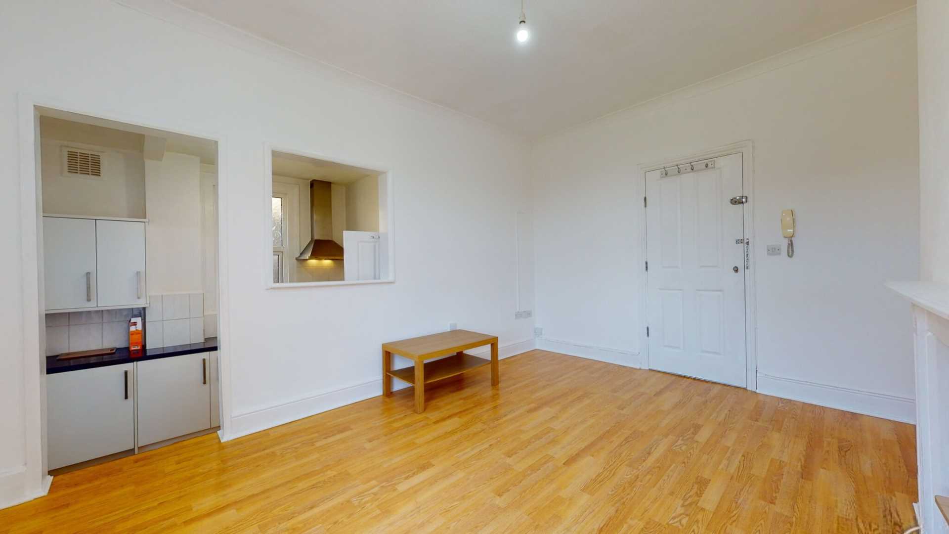 Flat Westwell Road in Greater London