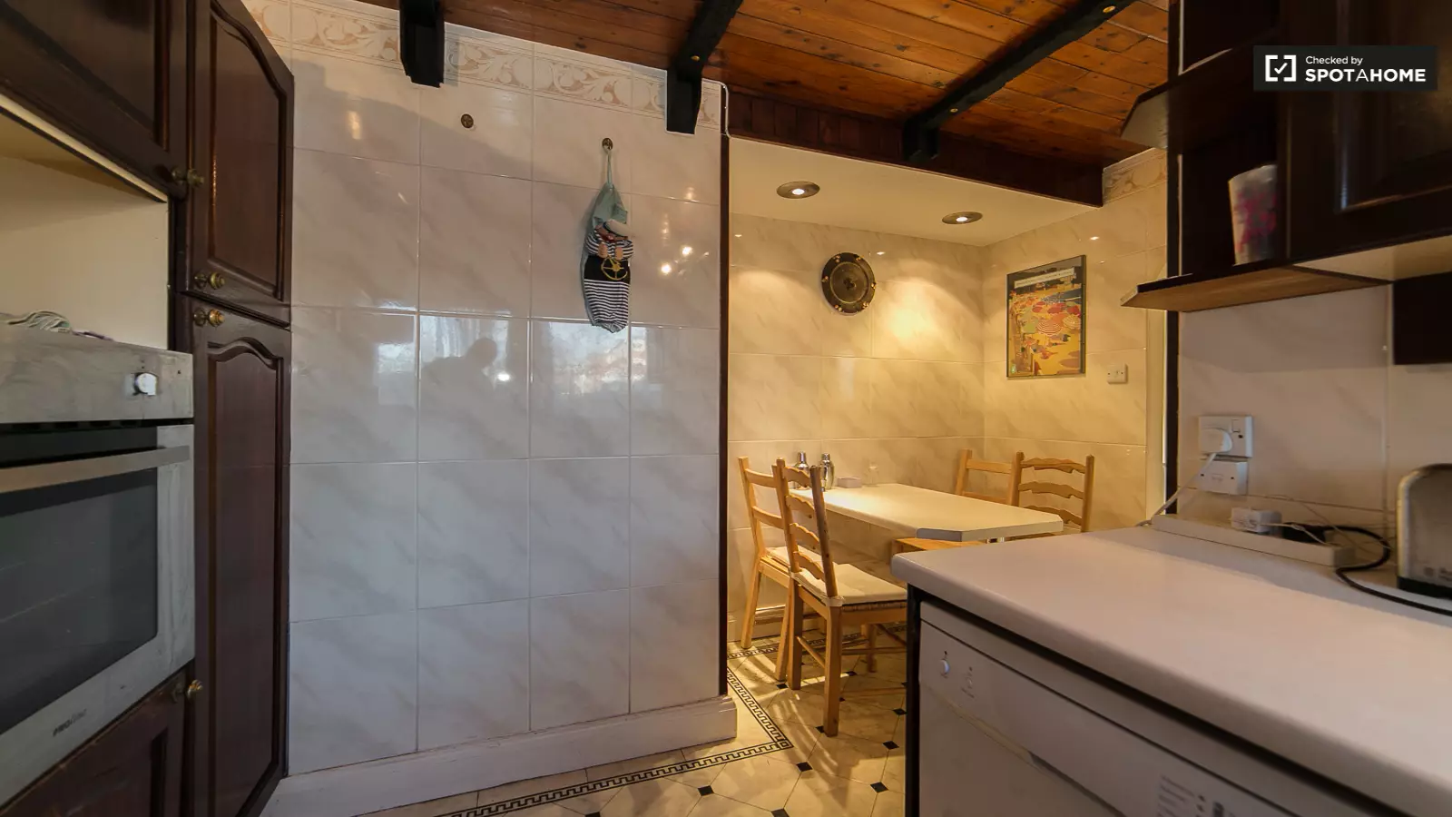 Flat Chepstow Close in Greater London