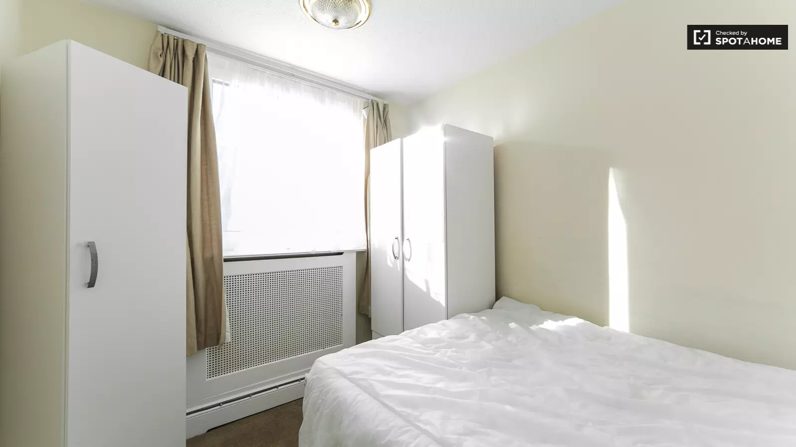 Flat Chepstow Close in Greater London