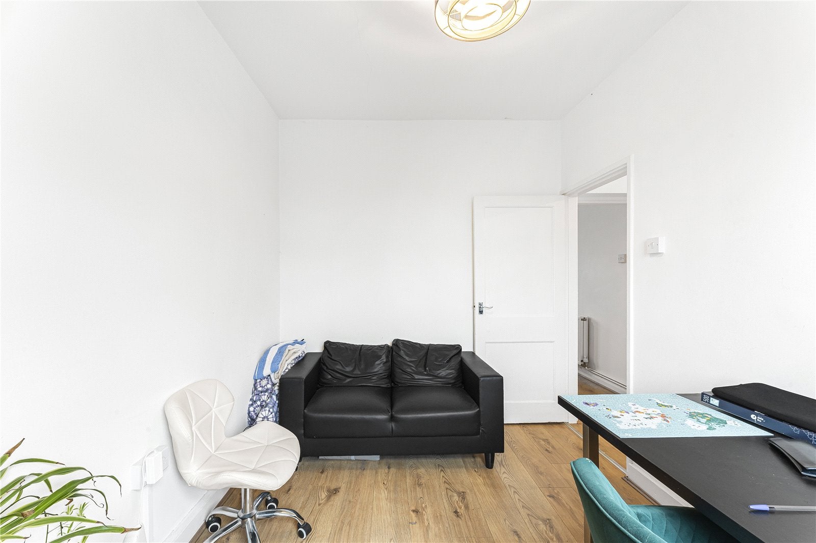 Flat Maygood Street in Greater London