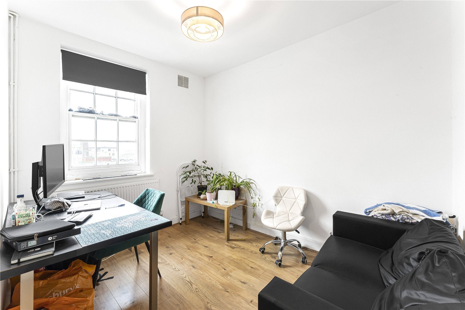 Flat Maygood Street in Greater London