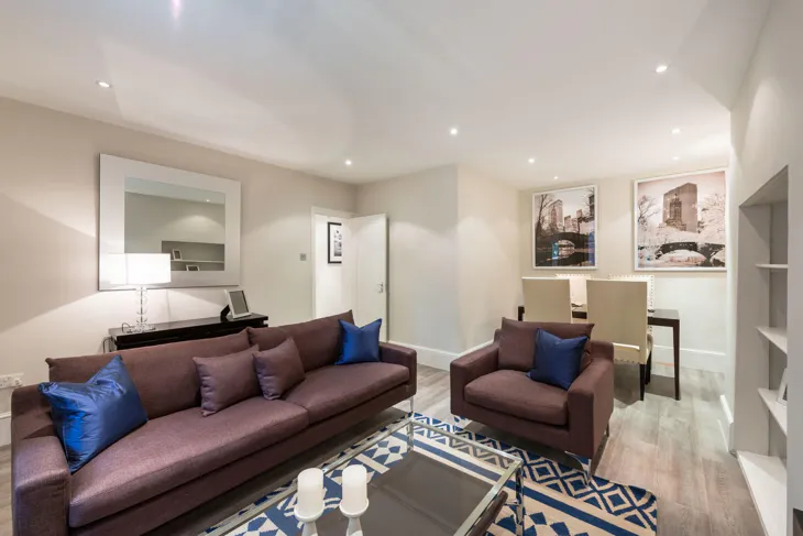 Flat Netherhall Gardens in Greater London