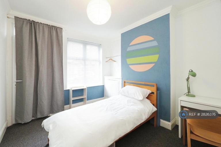 Room Warwick Street in Leicester