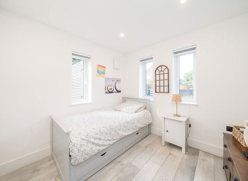 House Almond Grove in Greater London