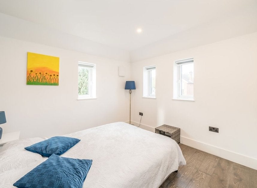 House Almond Grove in Greater London