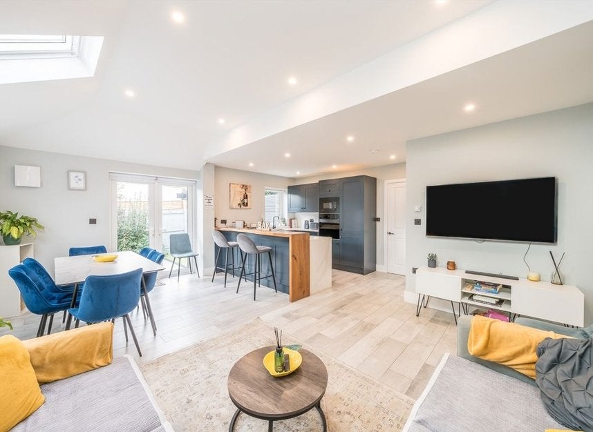 House Almond Grove in Greater London