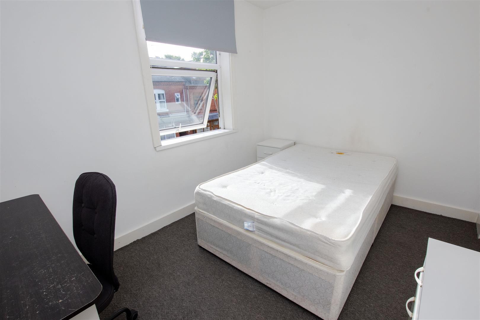 Flat Tiverton Road in Birmingham