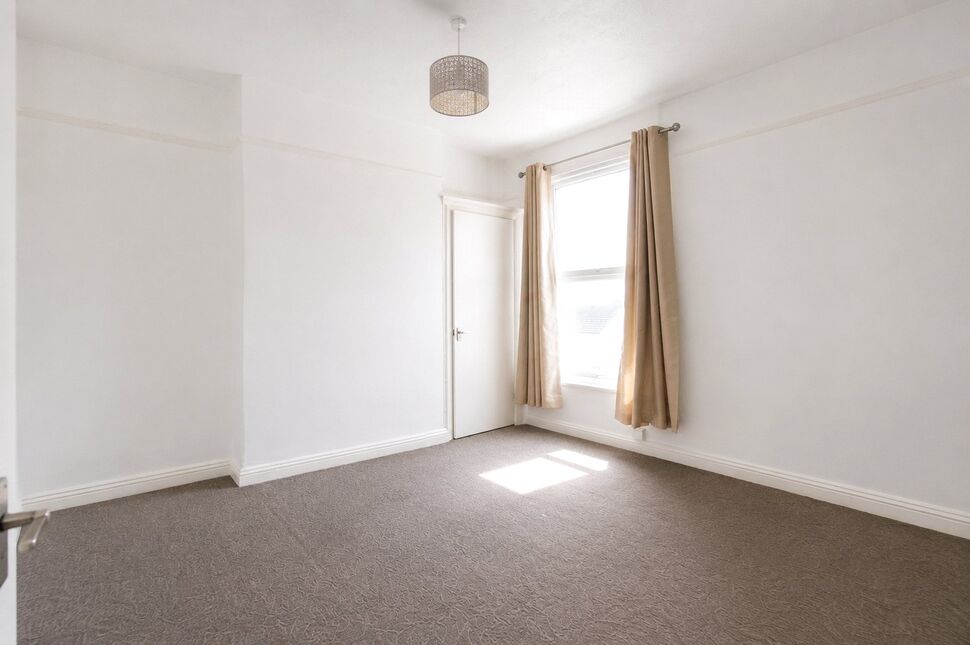 Flat Carmarthen Road in Plymouth