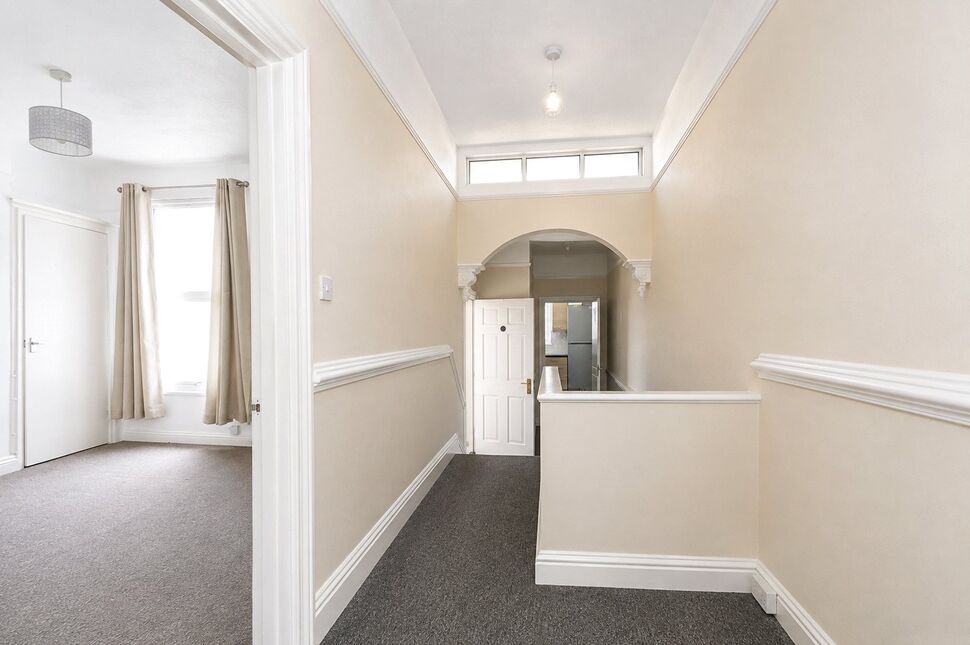 Flat Carmarthen Road in Plymouth