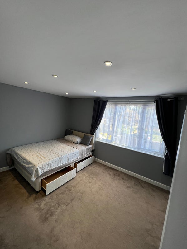 Room Paringdon Road in Harlow