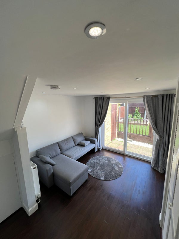 Room Paringdon Road in Harlow