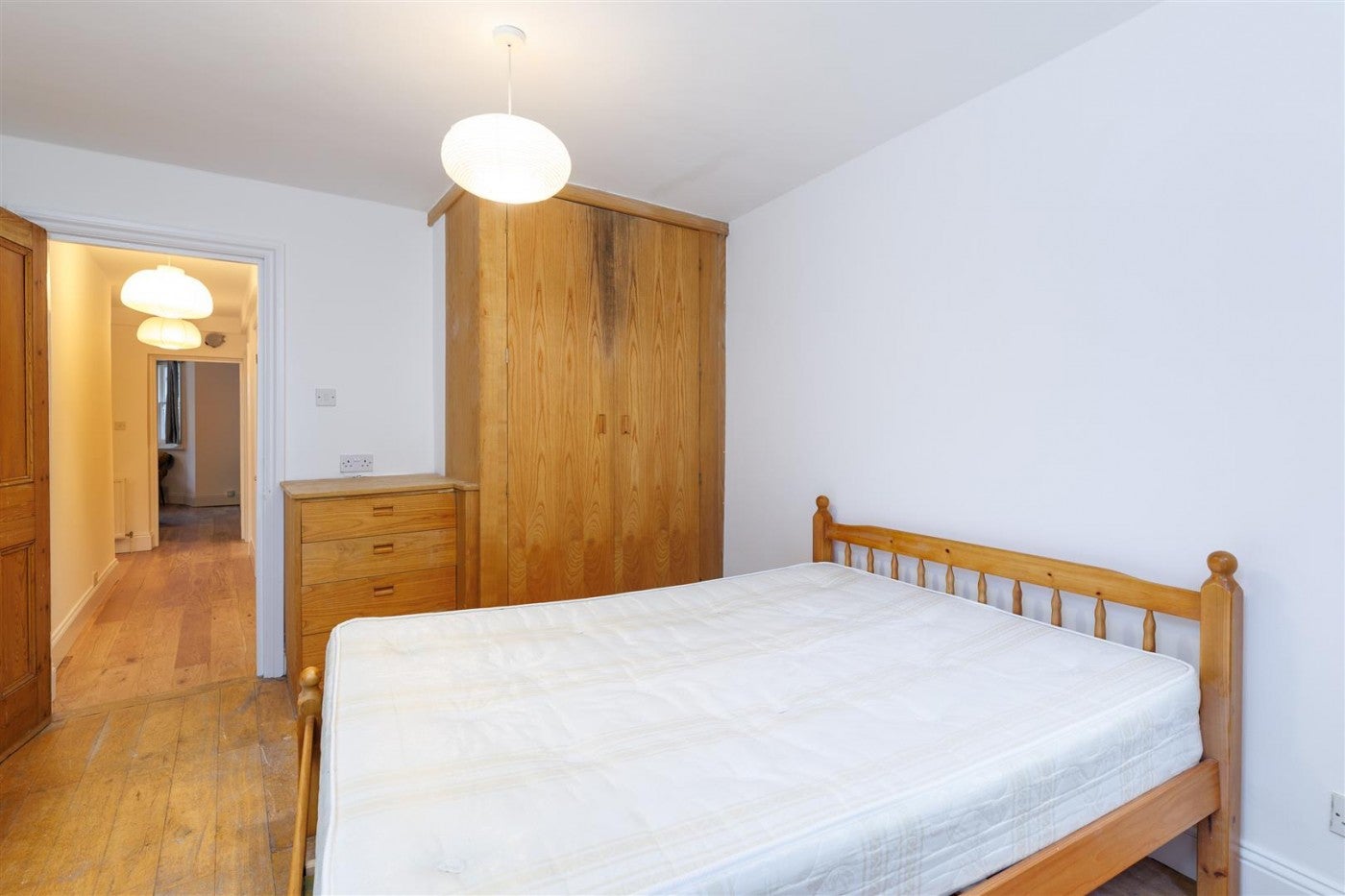 Flat Wilson Road in Greater London