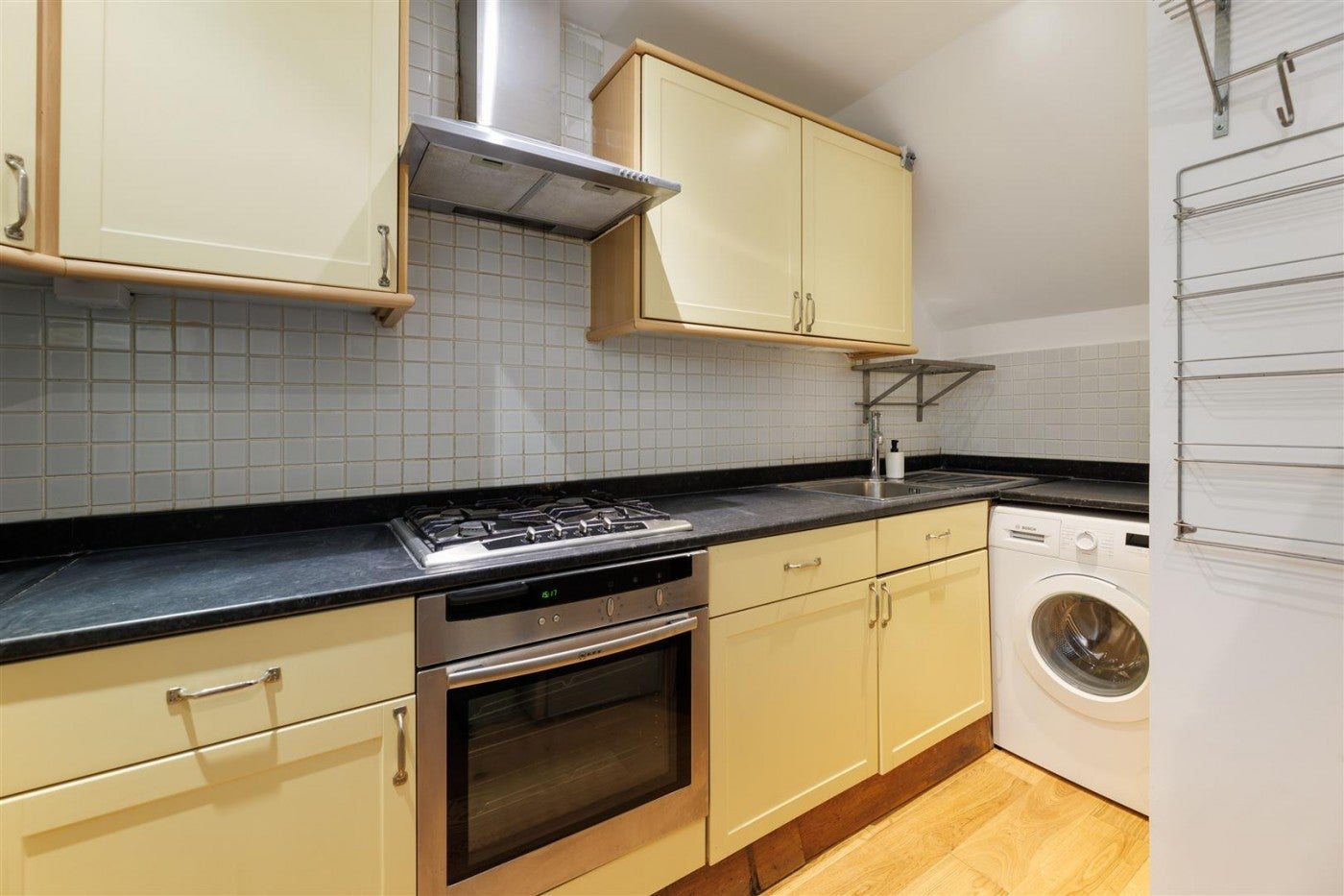 Flat Wilson Road in Greater London