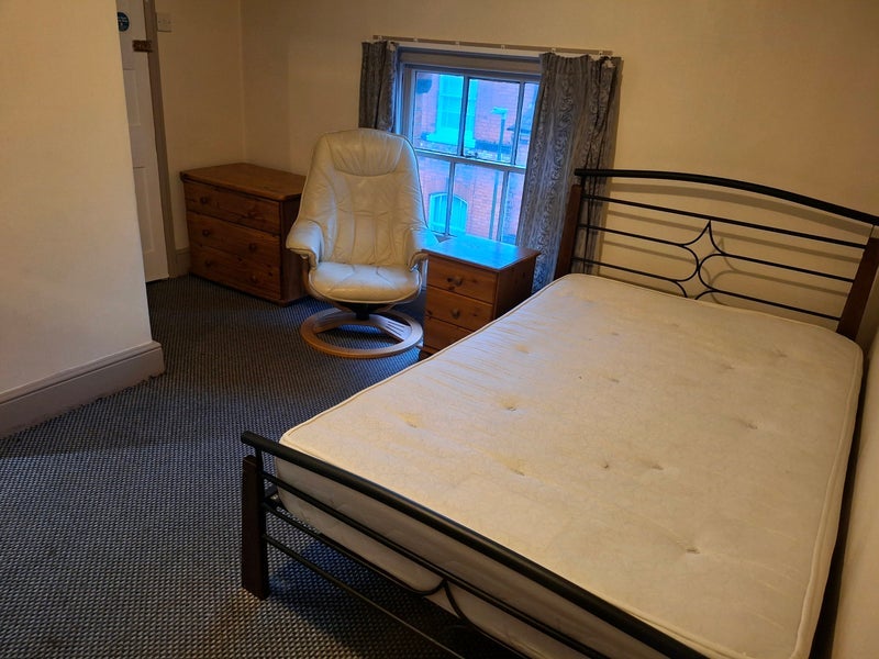 Room Bath Street in Stoke-on-Trent