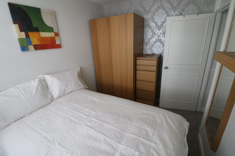 Room Worcester Drive in Greater London