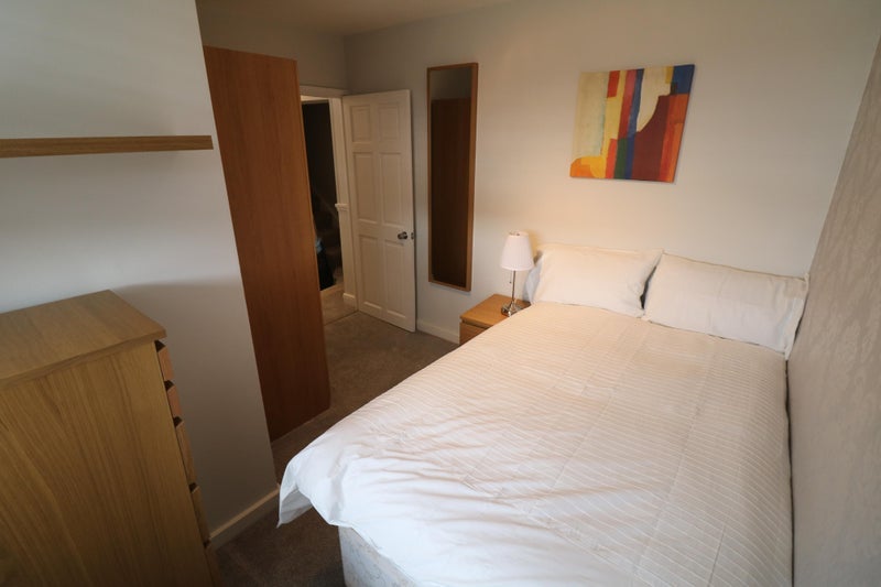 Room Worcester Drive in Greater London