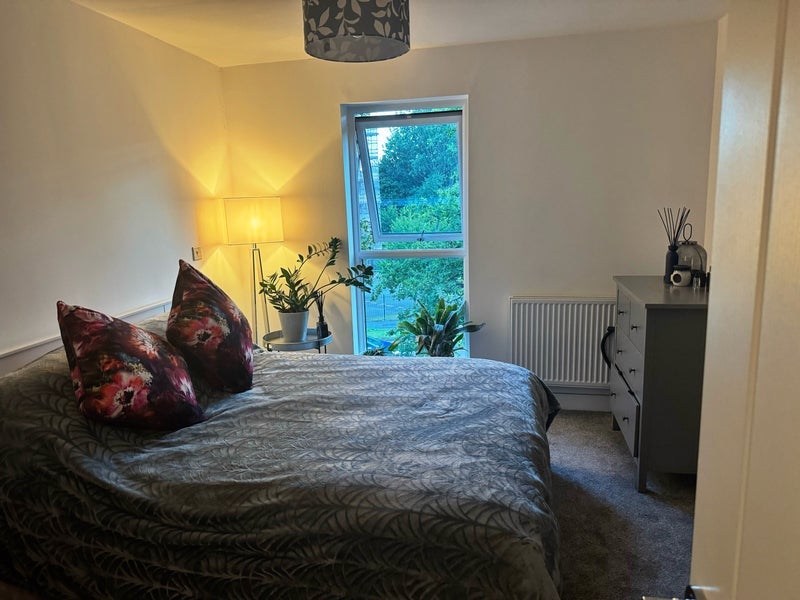 Room Oldham Road in Manchester