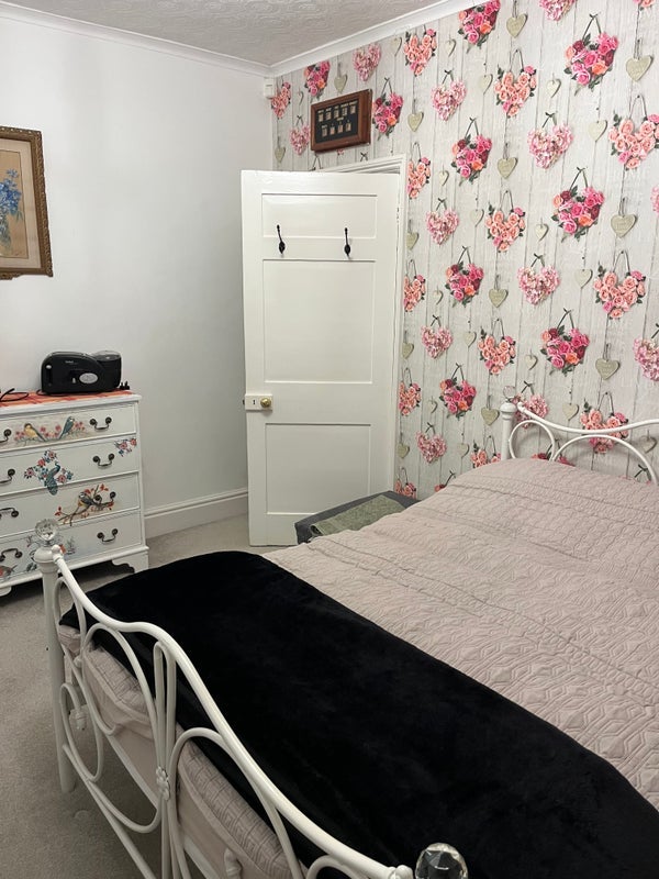 Room Parliament Lane in Burnham