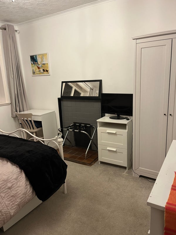 Room Parliament Lane in Burnham