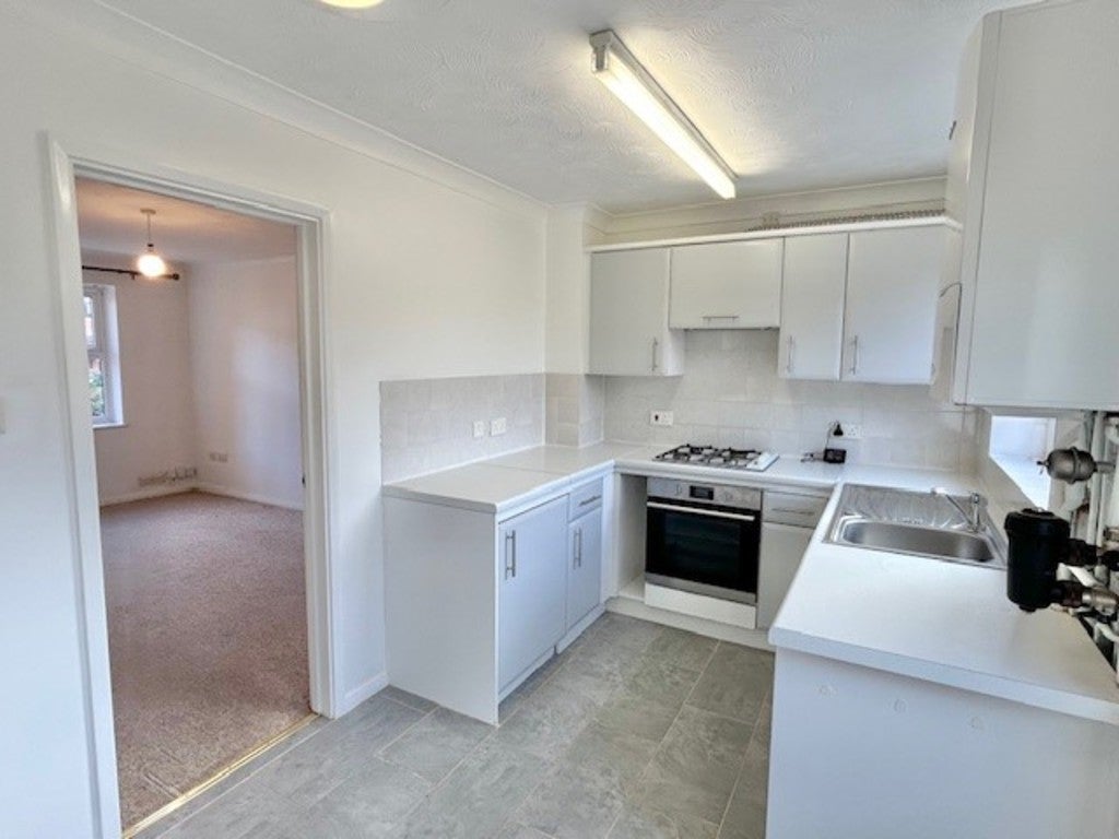House Chardstock Close in Exeter