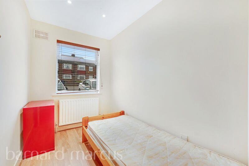 Flat Marlborough Close in Greater London