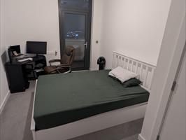 Room Cairo New Road in Greater London