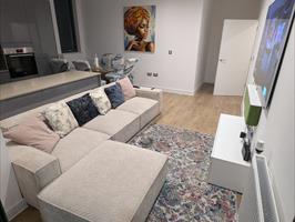 Room Cairo New Road in Greater London