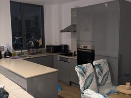 Room Cairo New Road in Greater London