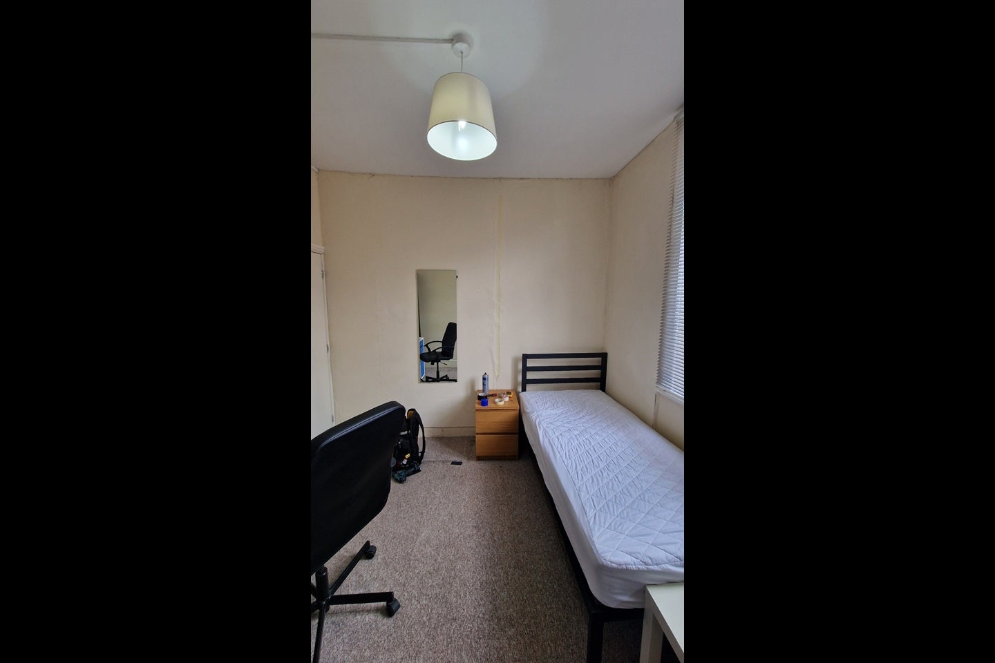 Room Warwick Row in Coventry