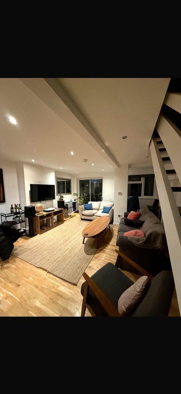 Flat Gauden Road in Greater London