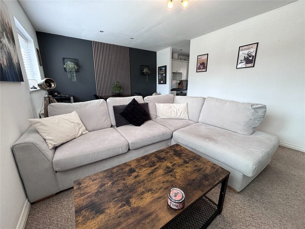 House Vixen Drive in Rushmoor