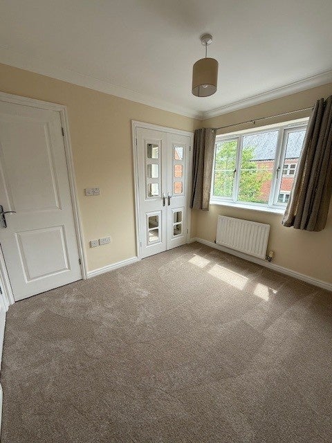 Flat Sullivan Close in Canterbury