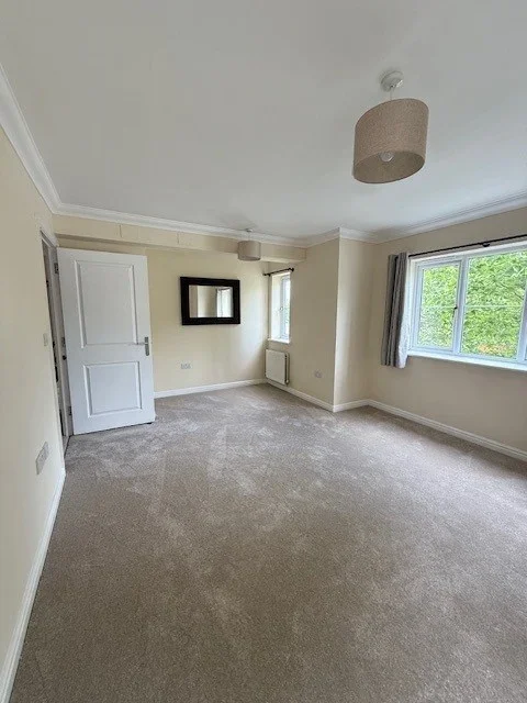 Flat Sullivan Close in Canterbury
