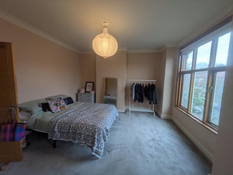 Room Russell Road in Manchester
