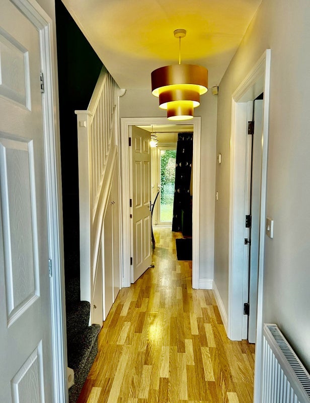 Room Westminster Avenue in Whitefield