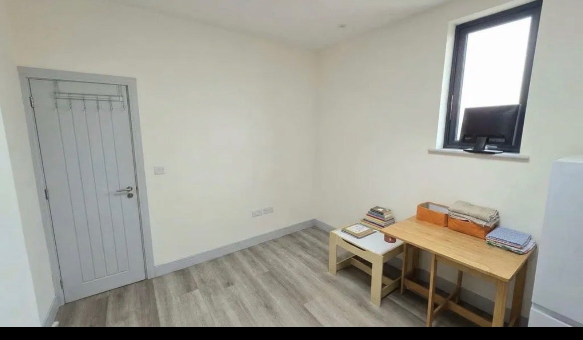Flat Cranleigh Gardens in Greater London