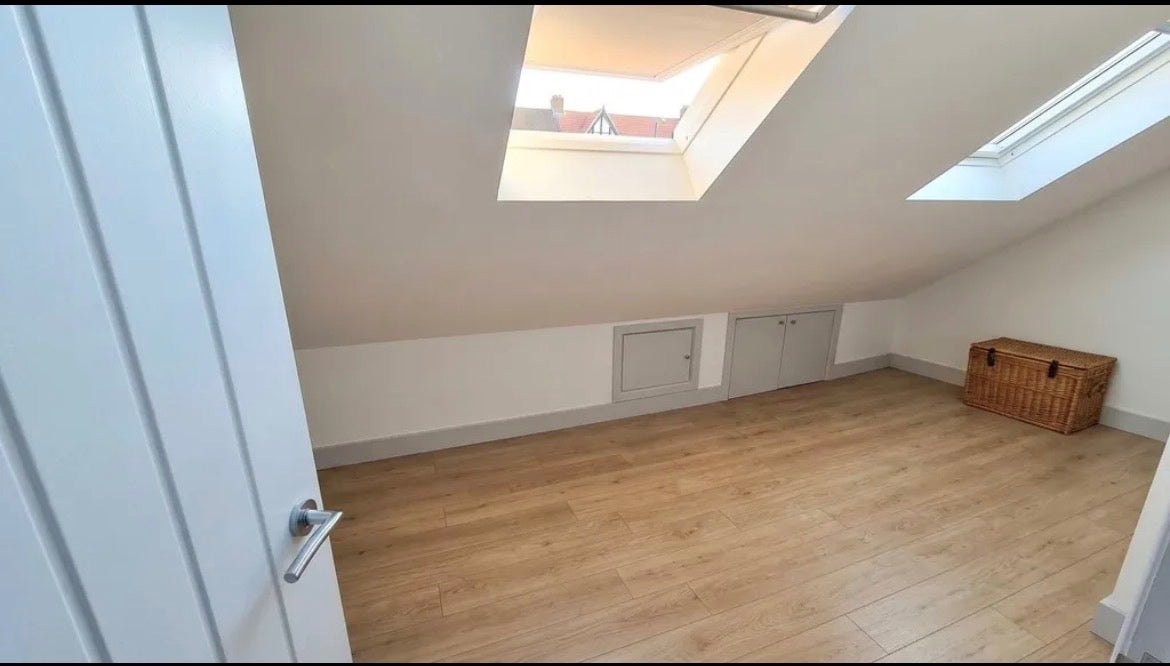 Flat Cranleigh Gardens in Greater London