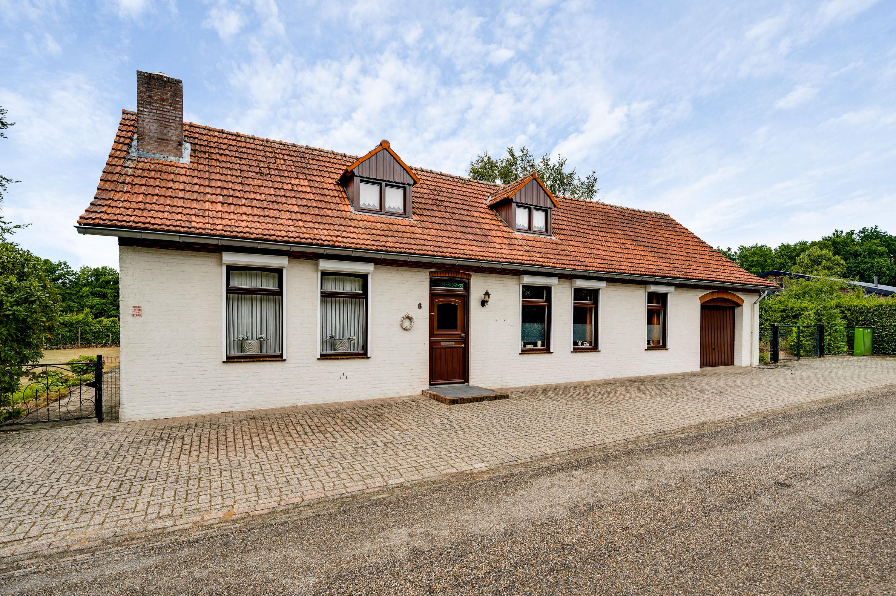 Huis Overhaelen 6 in Haelen