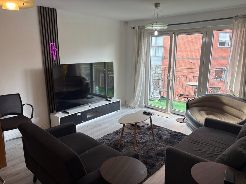 Room King Edwards Drive in Birmingham
