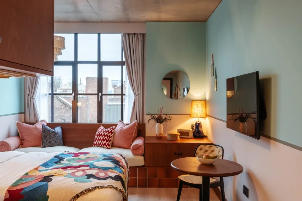 Room Windmill Road in Greater London