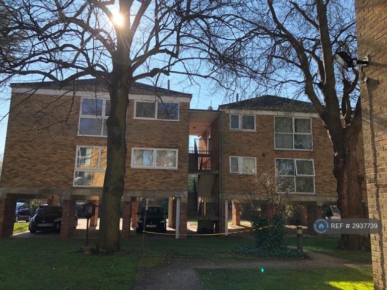 Flat Southcote Road in Reading