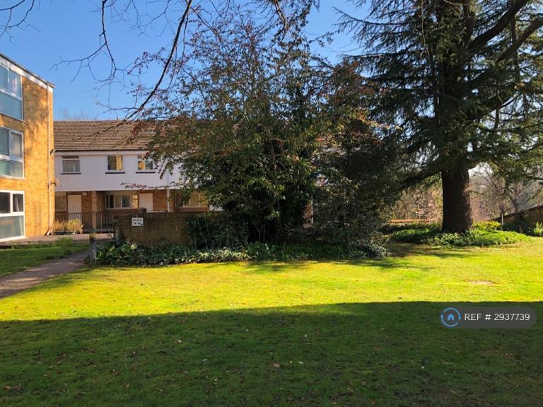 Flat Southcote Road in Reading