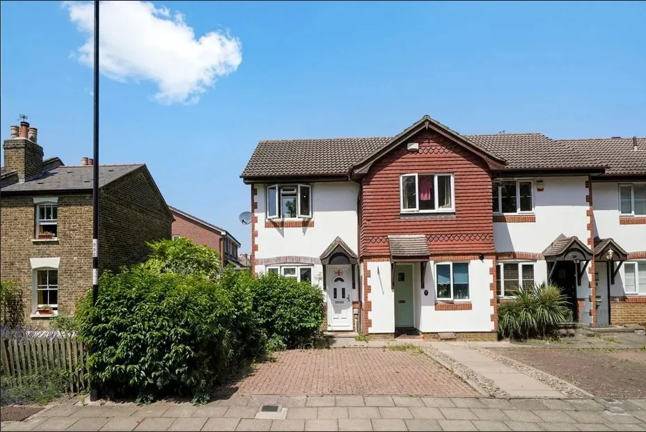 House Alice Thompson Close in Greater London