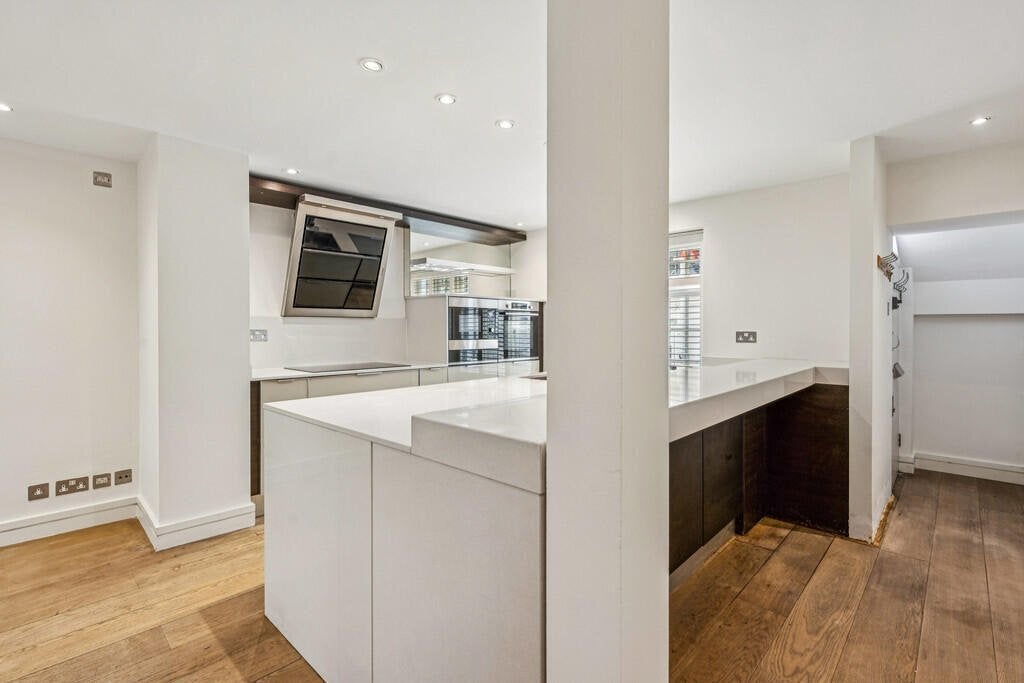 House Cadogan Street in Greater London
