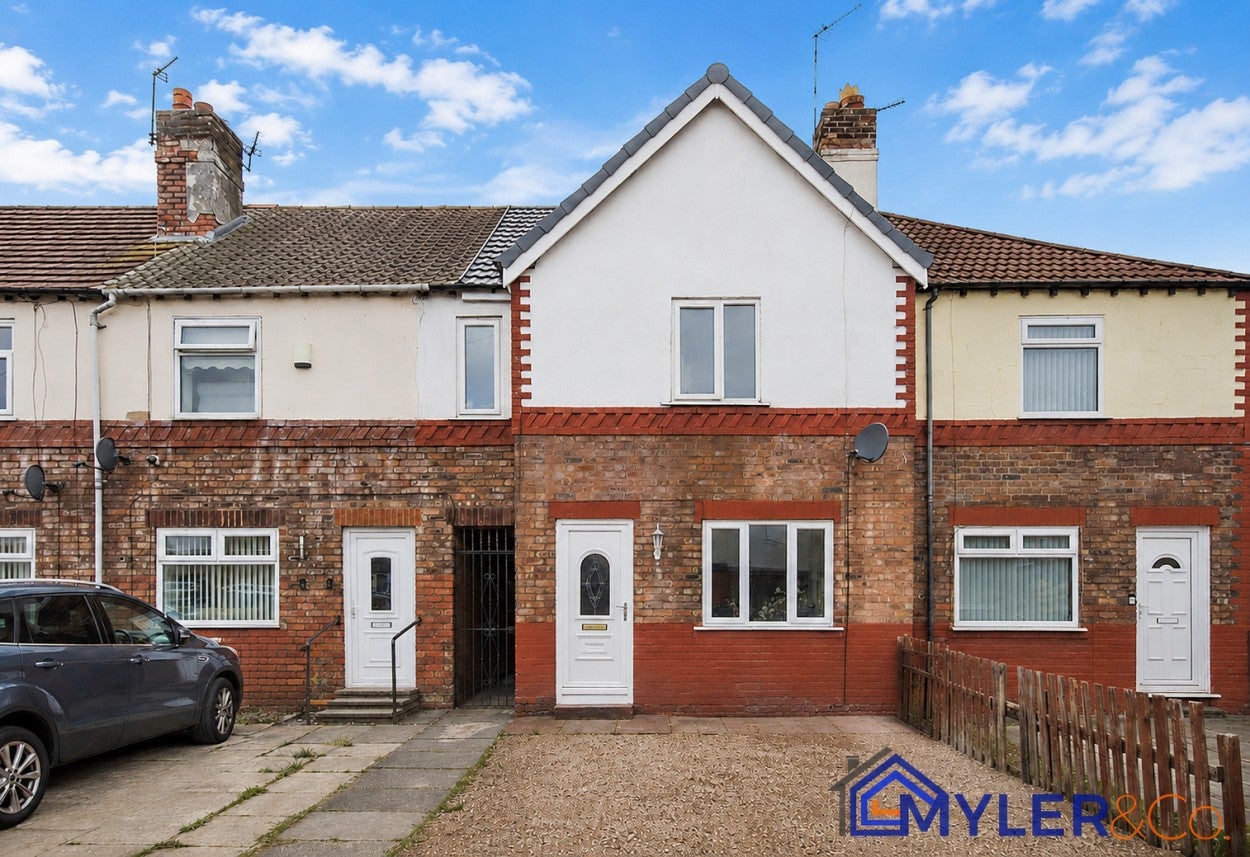 House Mayfair Grove in Widnes